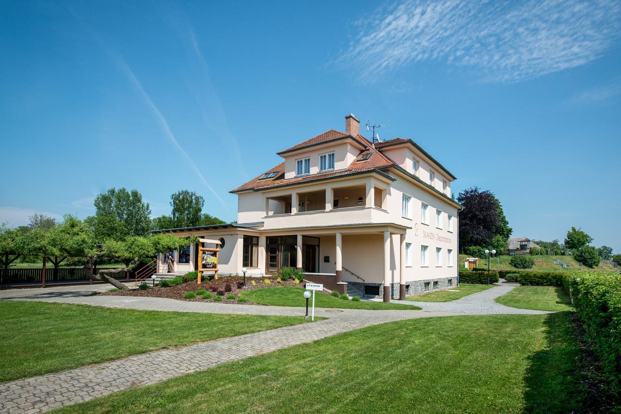 ולהראד Hotel Skanzen Depandance מראה חיצוני תמונה