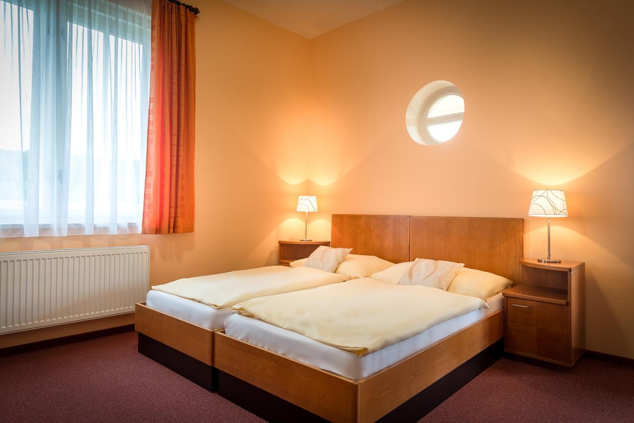 ולהראד Hotel Skanzen Depandance מראה חיצוני תמונה